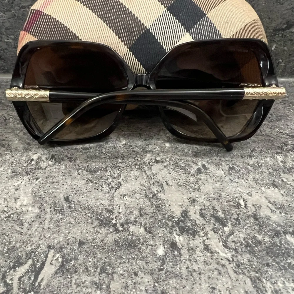 Burberry Square Havana Brown and Gold Sunglasses - Picture 3 of 9